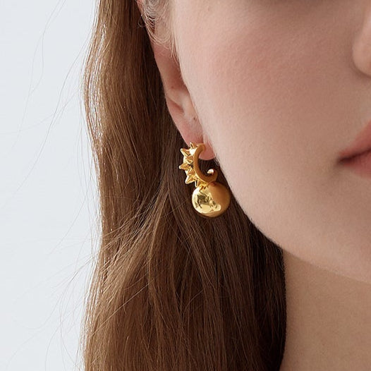 Celestial Gold Sunburst Hoop Earrings – Bold & Radiant Statement Jewelry