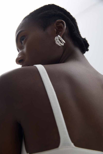 Elegant Rope Twist Gold-Plated Earrings – Modern Statement Hoops
