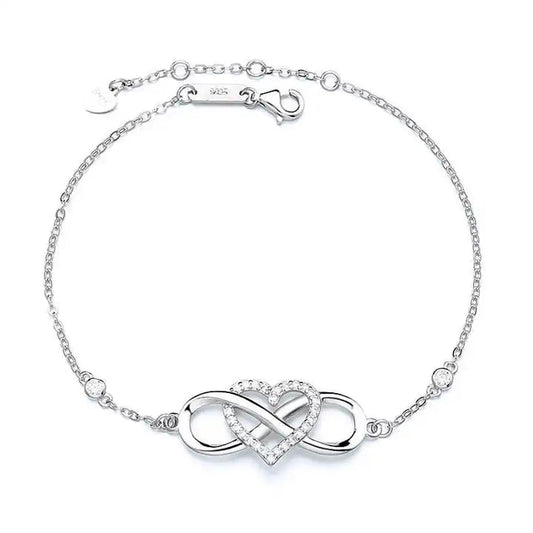 Infinity heart bracelet in 925 silver with sparkle detail, perfect gift for her