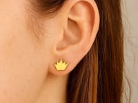 🍒14k Yellow Gold Post Earrings with Crowns